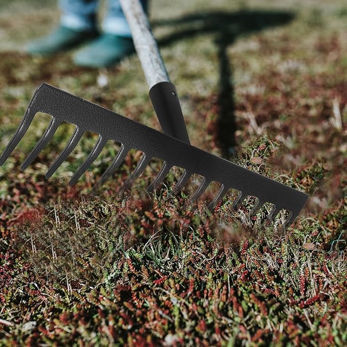 Kisangel 14-Teeth Steel Garden Rake for Lawn and Leaf Cleanup, Sturdy Metal Weeding Tool with Wide Head, Practical Garden Cleaning Equipment for Home and Farm Use Random Style
