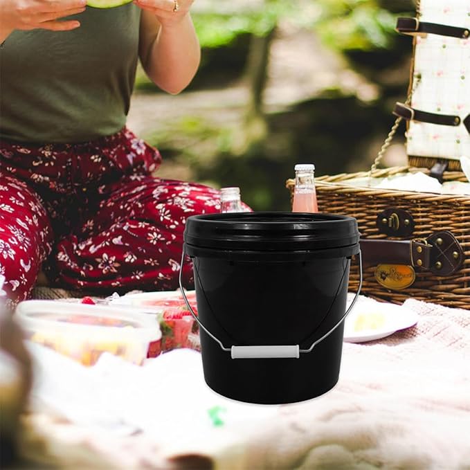 TEHAUX Heavy Duty Plastic Bucket with Lid 5l, Portable Sealed Household Water Container, Thickened Black Pail for Cleaning and Storage